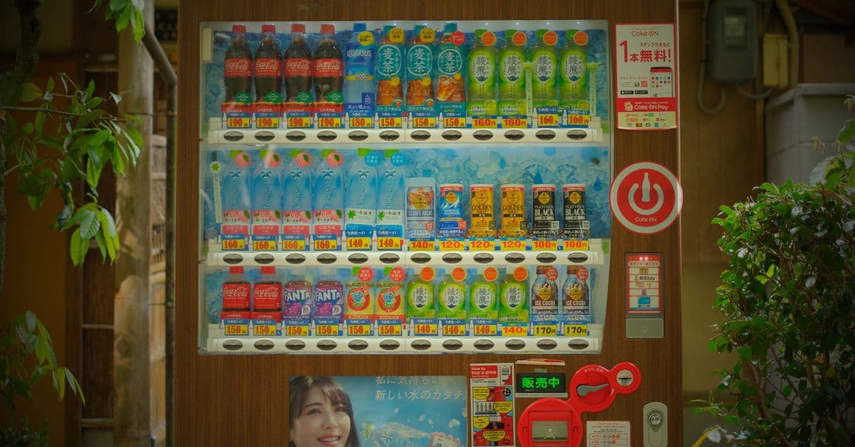 Mô hình máy bán nước detox tự động hiện đại, cung cấp cold press juice tươi ngon, đáp ứng nhu cầu sức khỏe.