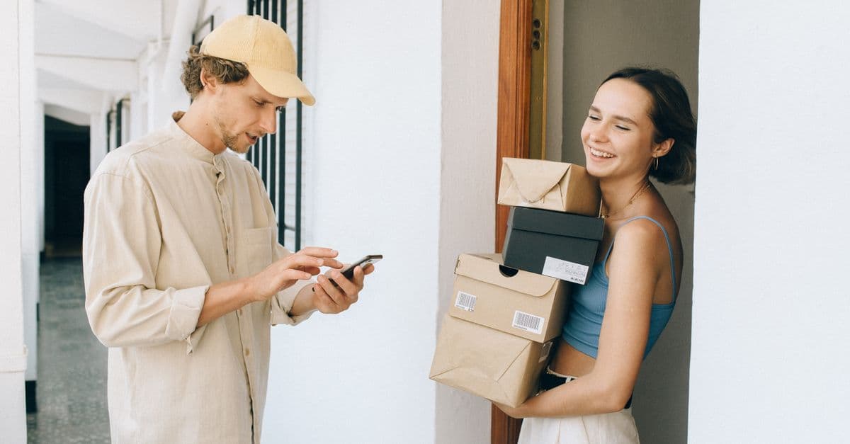 Tủ locker thông minh cho food delivery pickup