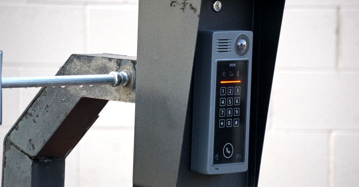 Tủ locker thông minh với bảo mật AES-256 và TLS