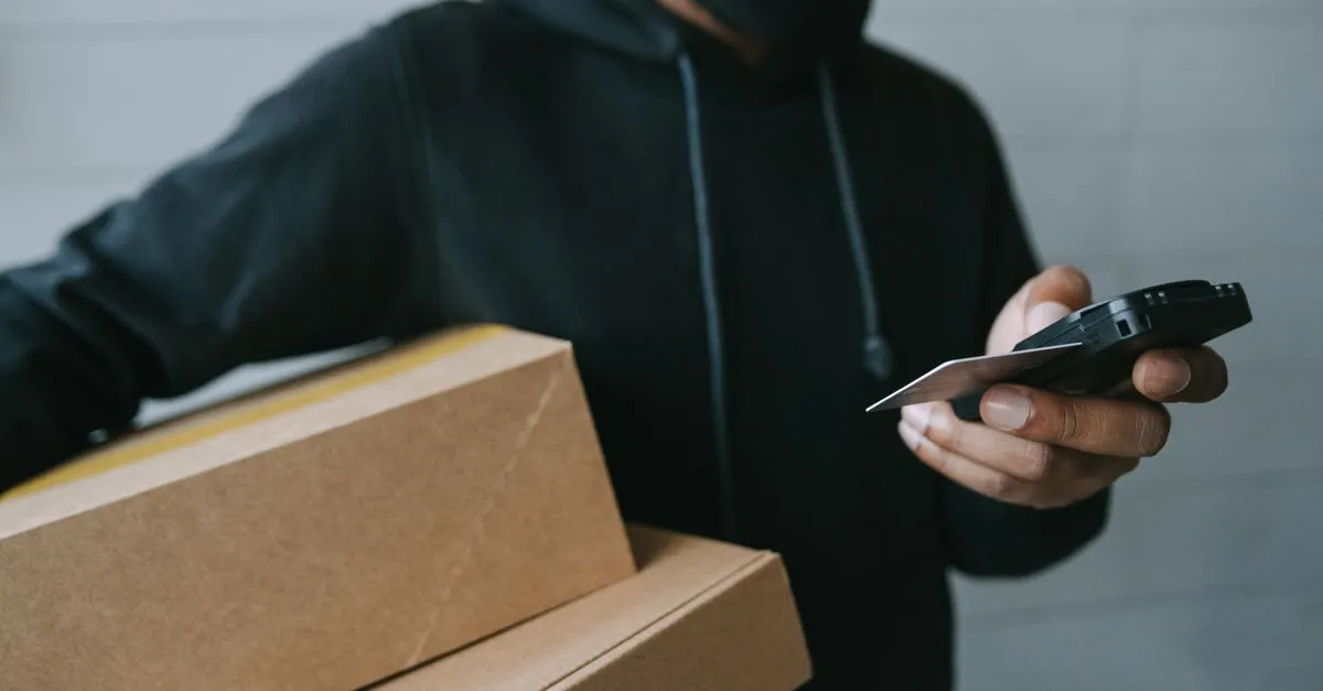 So sánh công nghệ mở khóa tủ locker: QR, RFID, vân tay, nhận diện khuôn mặt