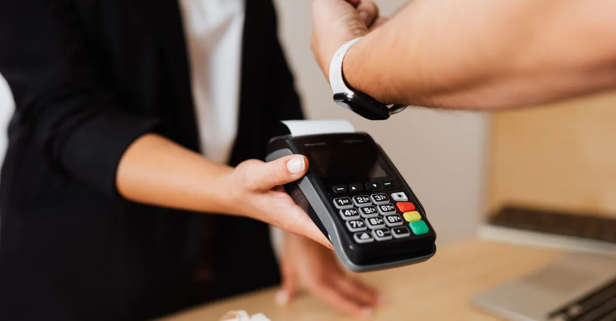 Cửa Hàng Tiện Lợi Không Nhân Viên: Công Nghệ Và Bài Học Thực Tế