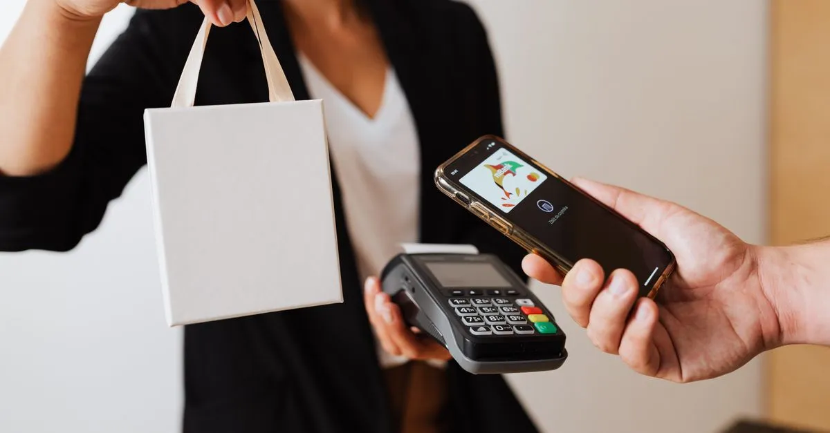 Máy Bán Hàng Tự Động Tại Cảng Biển Và Cảng Cá: Phục Vụ Thuyền Viên Và Công Nhân Bến Cảng