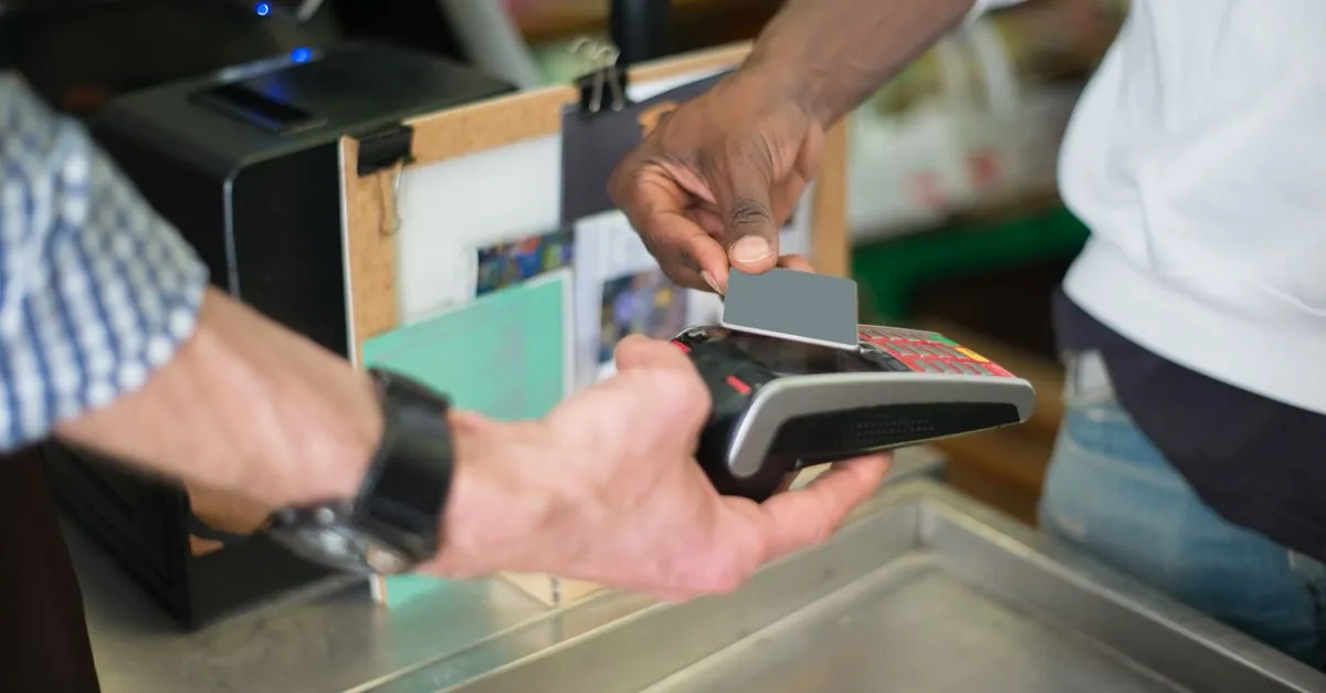Micro Market Không Nhân Viên: Mô Hình Vượt Trội Hơn Vending Machine Truyền Thống