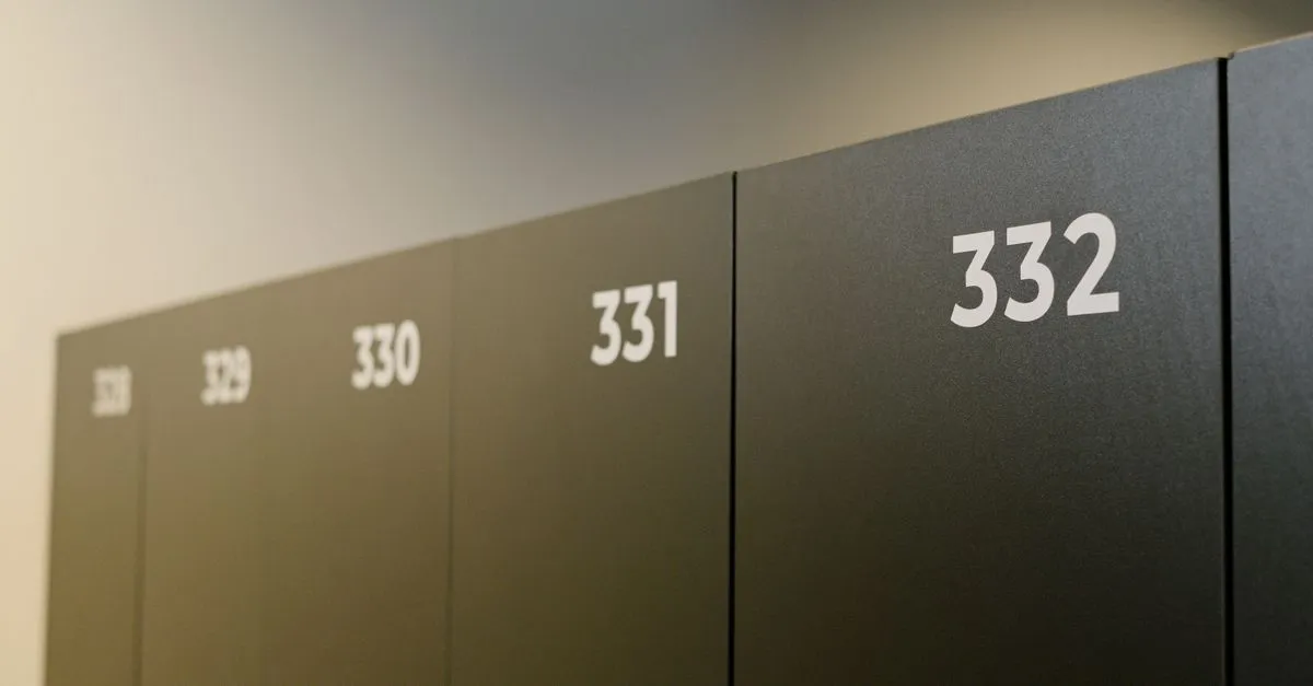 Phân Tích ROI Thực Tế Khi Đầu Tư Tủ Locker Thông Minh Tại Chung Cư