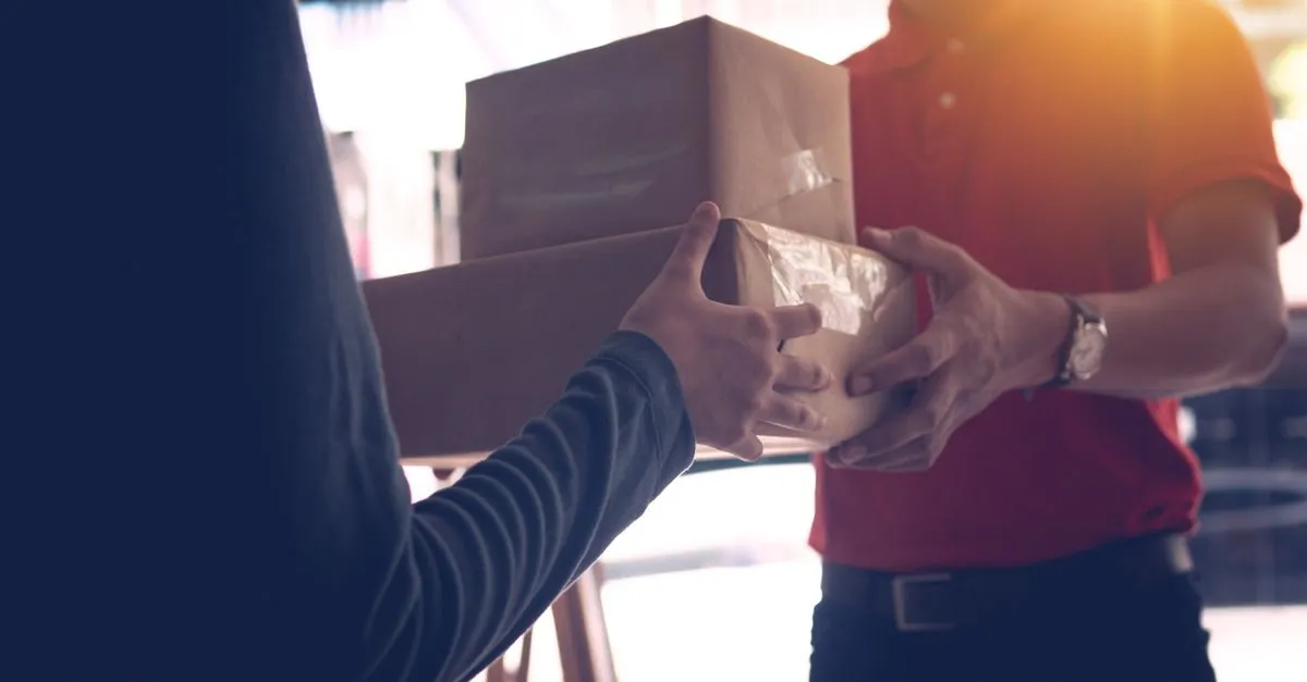 Tủ locker giao nhận hàng cho shipper: Giải pháp tối ưu chi phí logistics