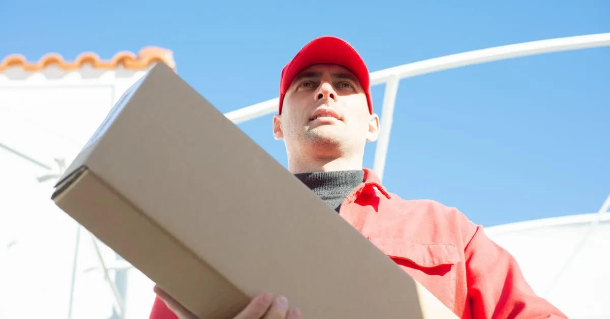 Tủ locker giữ nhiệt tích hợp tại nhà hàng cho shipper đến lấy đơn food delivery