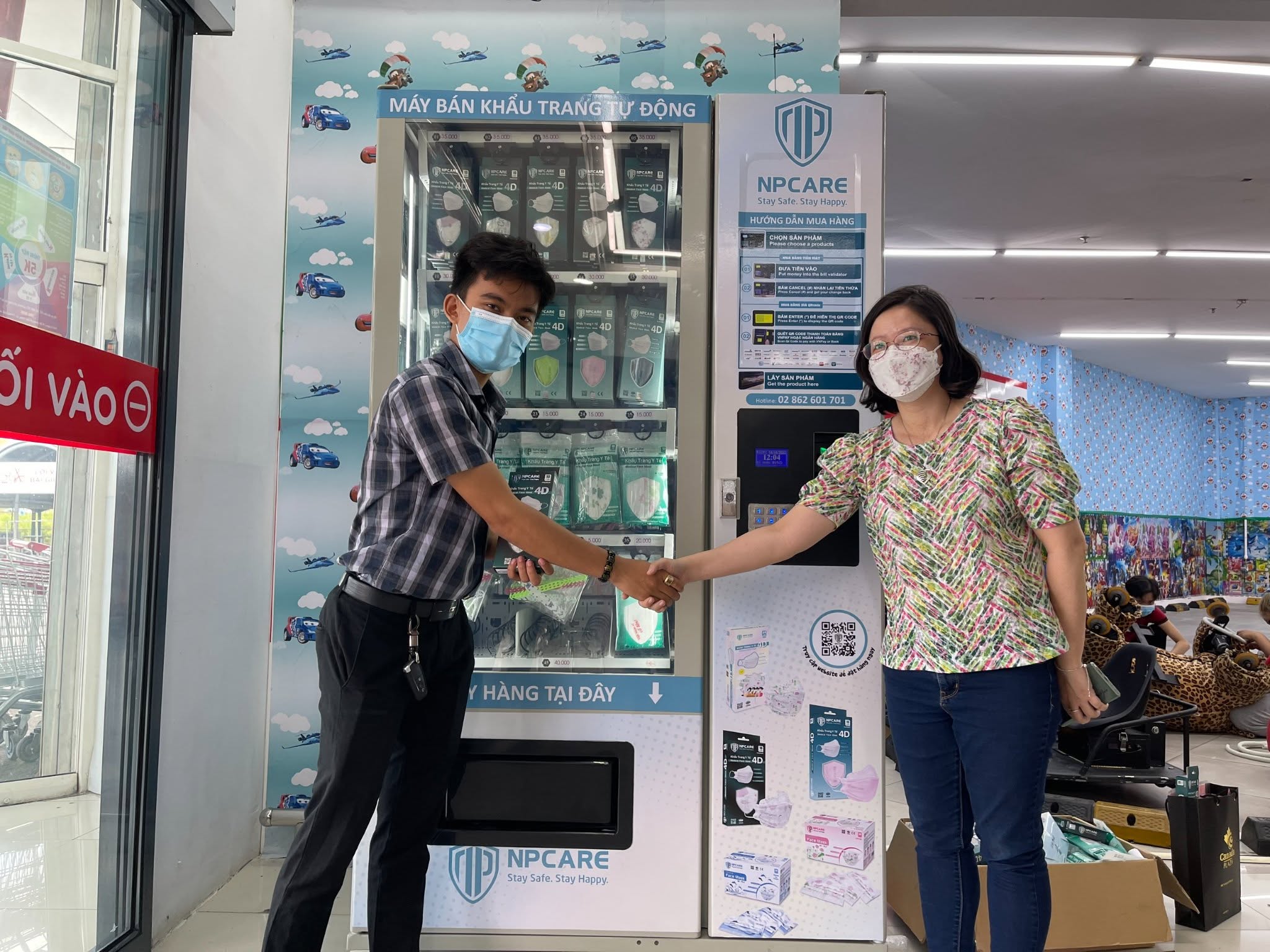 Màn hình thanh toán QR trên máy bán hàng tự động TSE