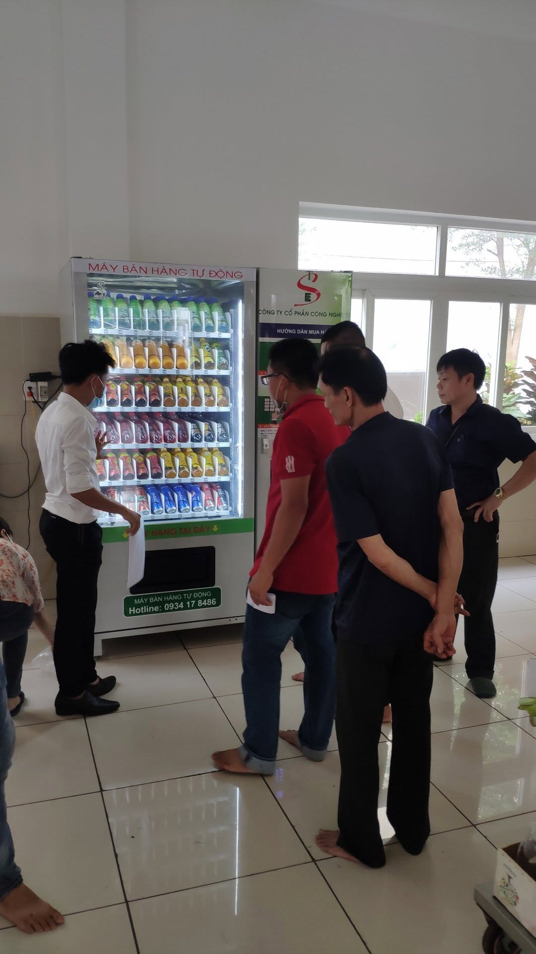 Máy bán snack, đồ ăn vặt tự động