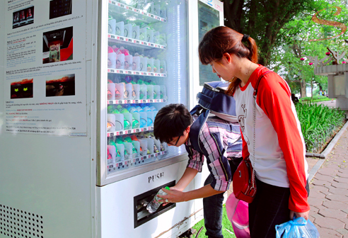 máy bán nước tự động tại các trường đại học