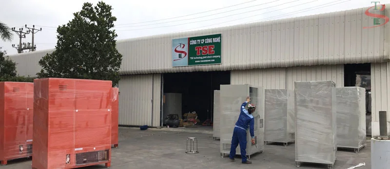 Dong goi san pham giao hang cho doi tac Tsevending Nhà cung cấp máy Bán Hàng Tự Động, TSE Máy bán nước tự động Số 1